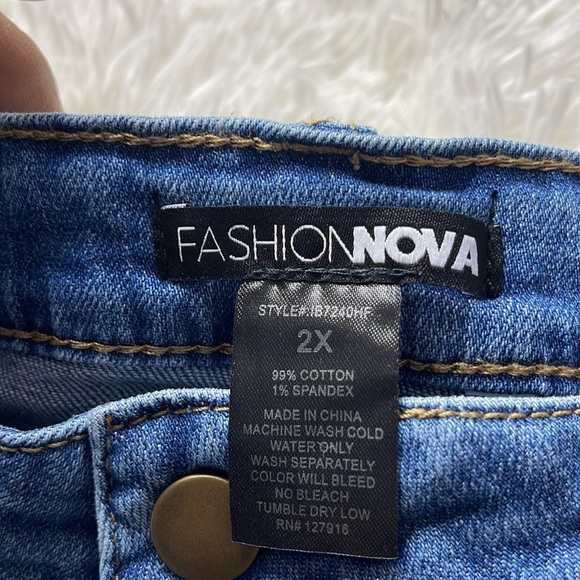 Fashion Nova Flare Jeans - Picture 8 of 8